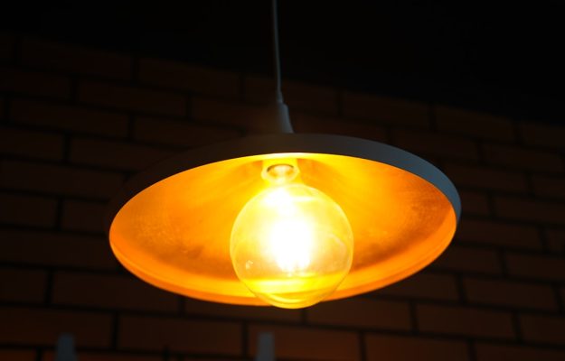 Photo mid-century modern orb light