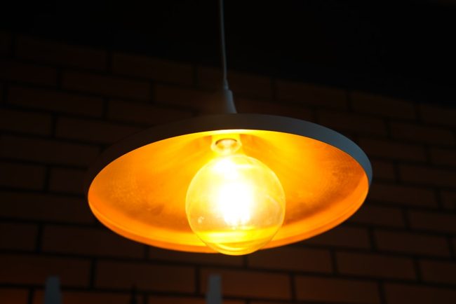 Photo mid-century modern orb light